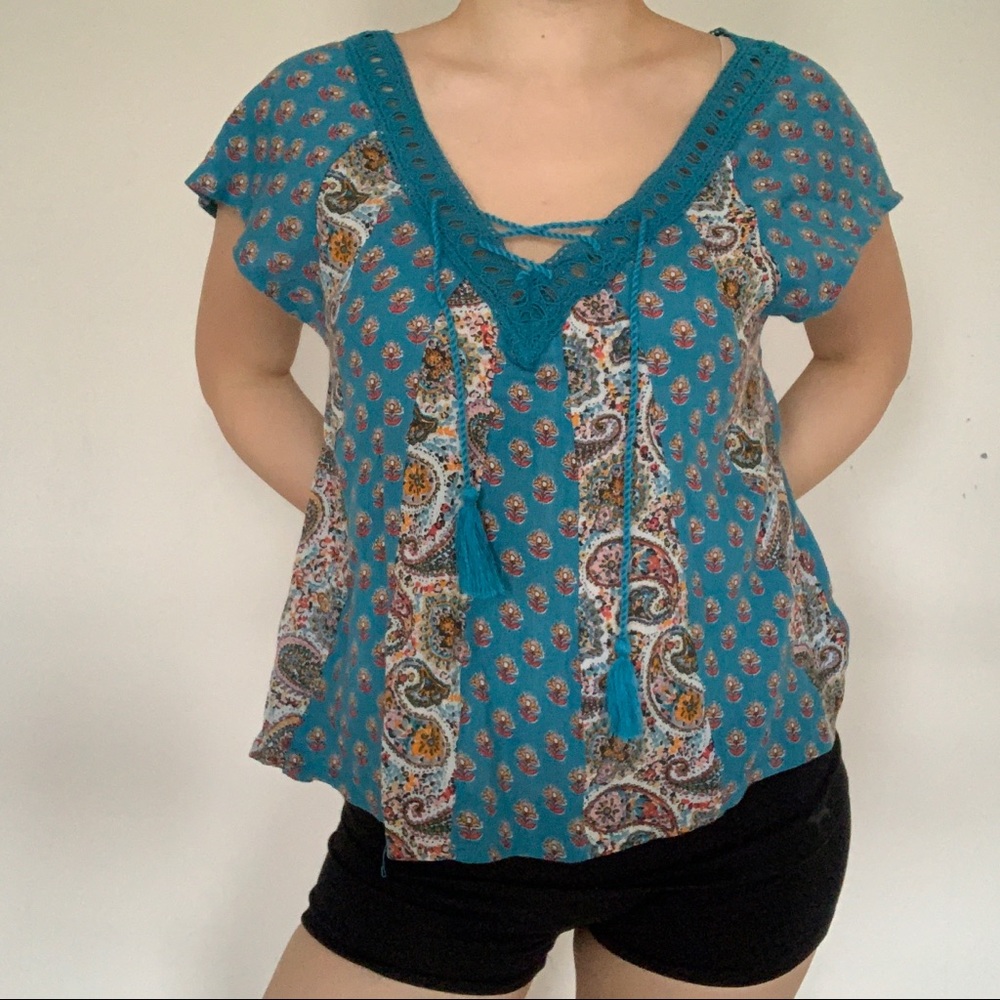 Hollister blue floral boho blouse w tassels size S